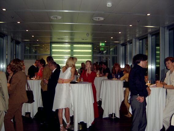 klein_Gruppe_Innenraum